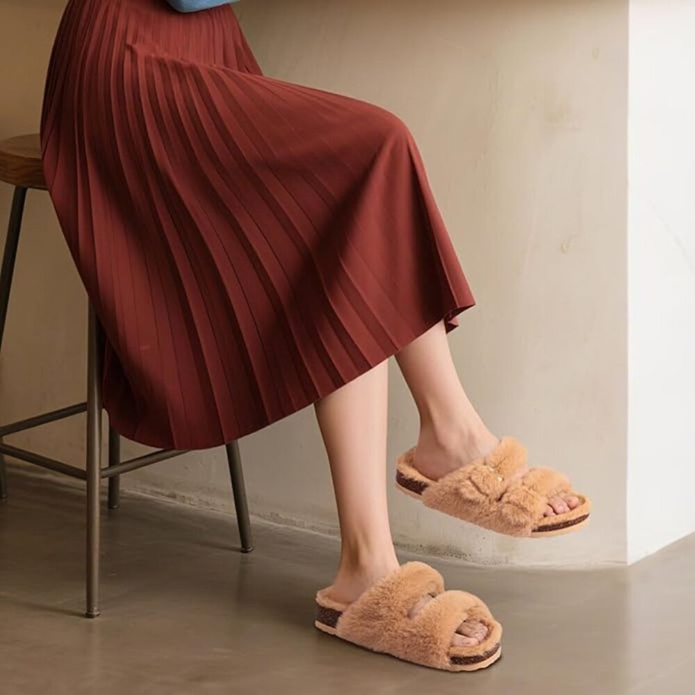Woman's Fuzzy Slippers